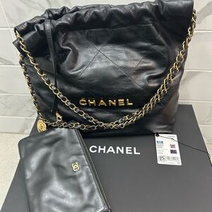 CHANEL 22 Small bag
